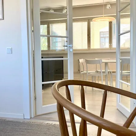 Kattohuoneisto Terassilla 93 M2 Apartamento