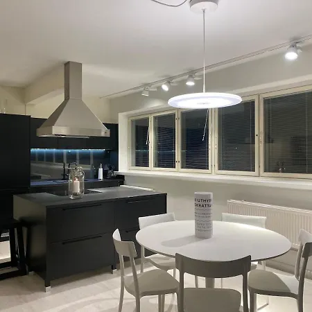 Kattohuoneisto Terassilla 93 M2 Daire